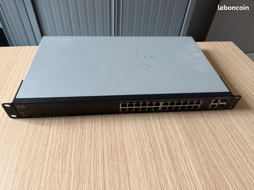 SF200-24P 24-Port 10/100 PoE Smart Switch (image 2)