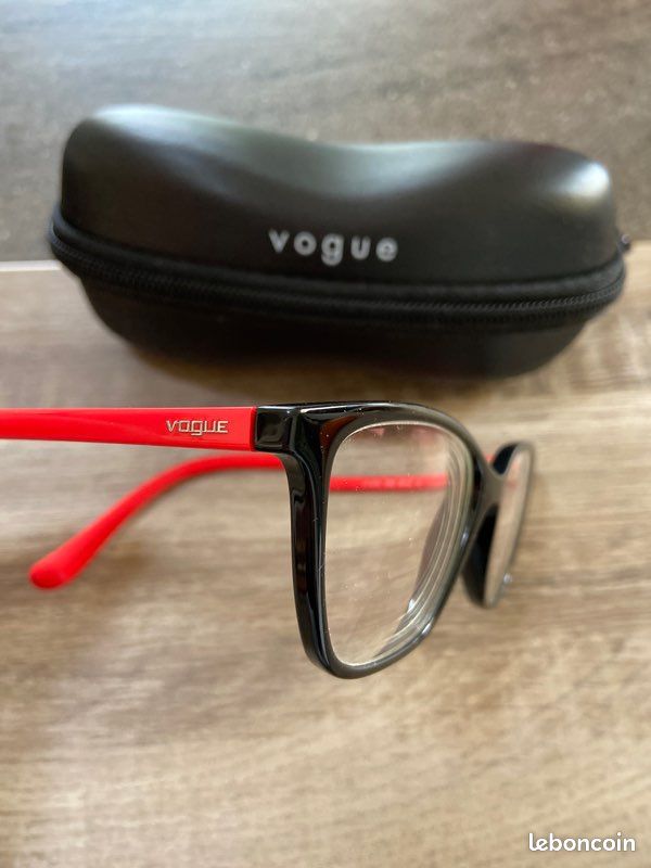 Lunettes Vogue avec étui (image 2)