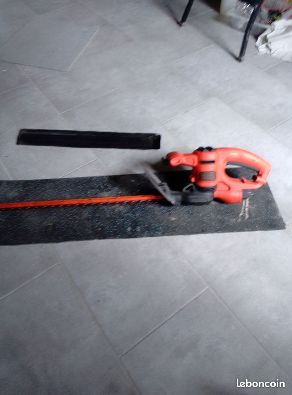 Taille haie, Black & Decker neuf (image 3)