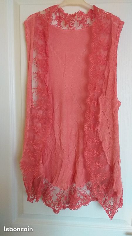 Gilet sans manche dentelle rose (image 1)