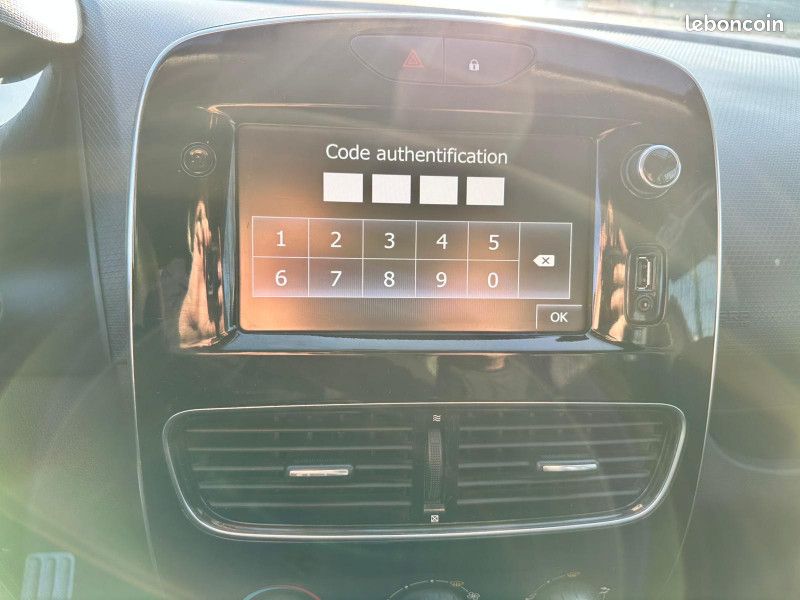 Renault CLIO IV 1.5 DCI 75CH ENERGY BUSINESS 5P EURO6C (image 20)