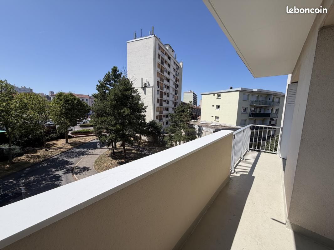 Appartement 4 pièces 68 m² · à Saint-Étienne · 68 m² · 630 €/mois