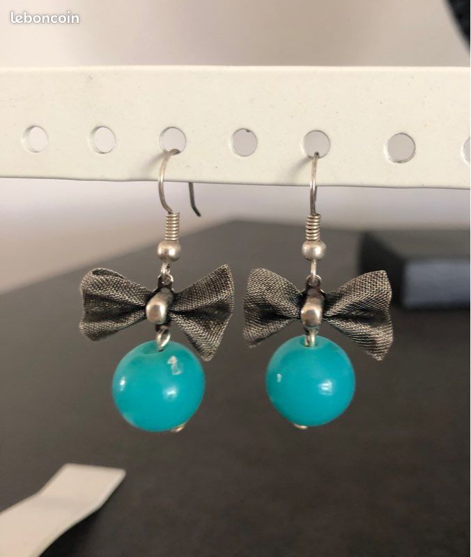 Différentes modèles de boucles d’oreilles (swipe pour toutes les voir) (image 3)