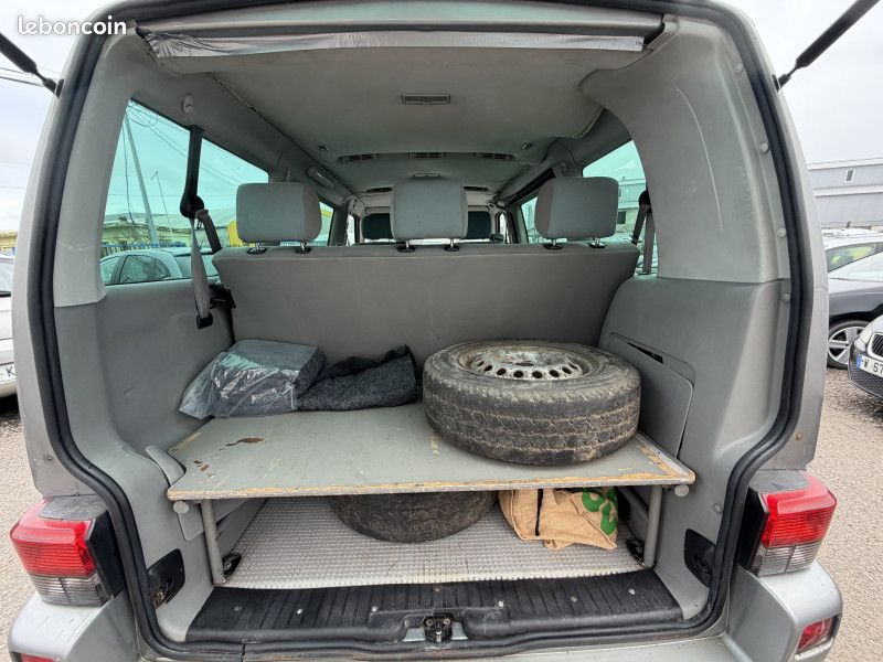 Volkswagen MULTIVAN 2.5 TDI 102CH CONFORT (image 19)