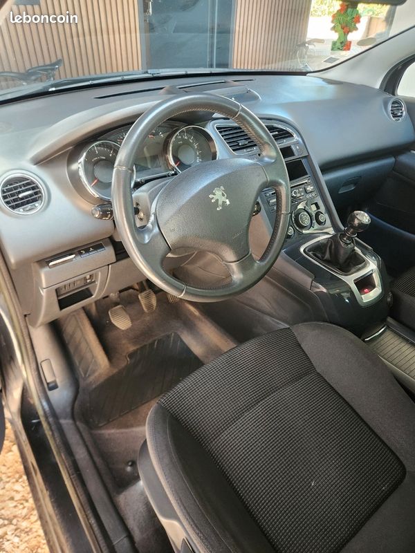 Peugeot 5008 2.0 hdi fap business pack 7pl (image 3)