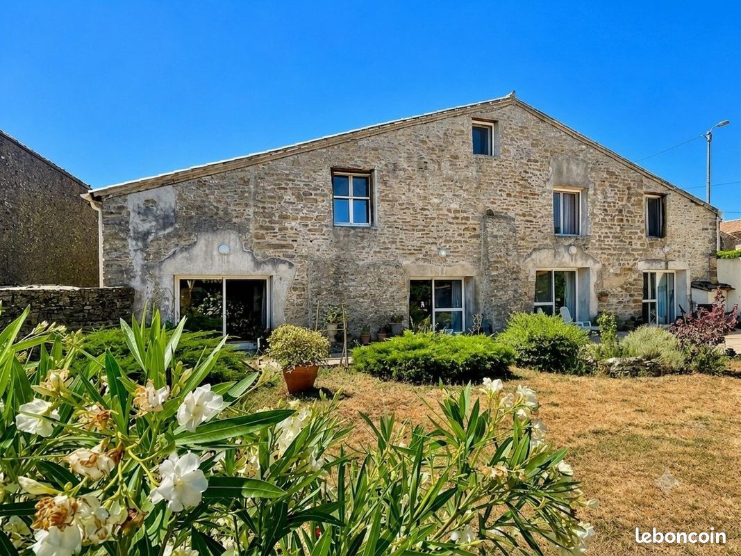 Maison 8 pièces 320 m² · à Villetritouls · 320 m² · 338 000 €