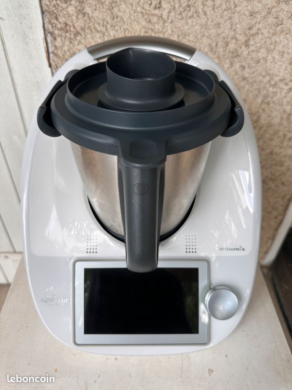 Thermomix TM6 avec tous ses accessoires (varoma, fouet, notices...) Facture avril 2020 (image 1)