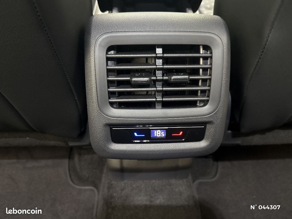 Volkswagen T-Roc 1.5 ETSI EVO2 HYBRID 150CH DSG7 R-LINE ATTELAGE (image 26)