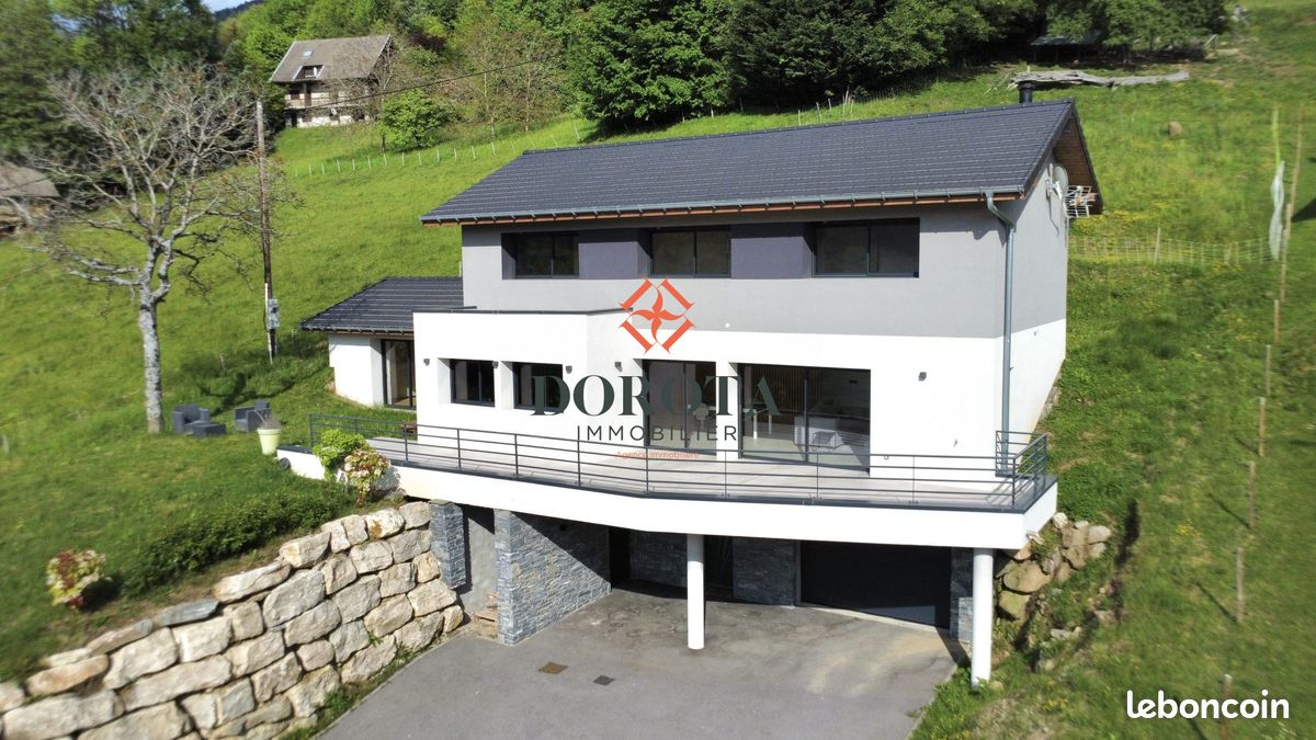 Maison 5 pièces 179 m² · à Theys · 179 m² · 677 000 €