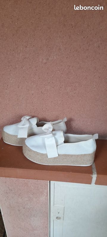 Chaussures crème en toile (image 2)