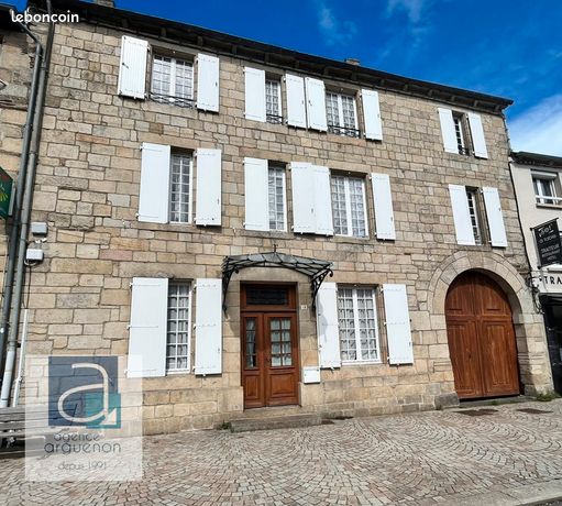 Maison 11 pièces 230 m²