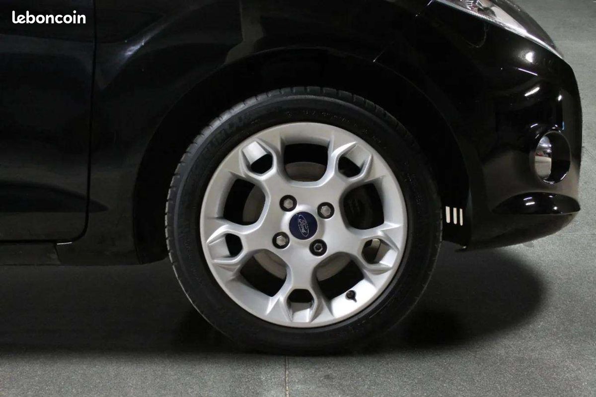 FORD FIESTA 1.6 TIVCT 120 TITANIUm (image 26)