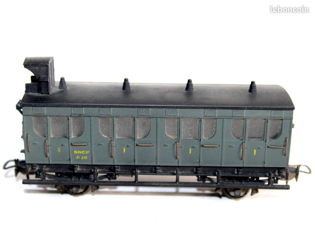 MMM RG HO, 1/87 VOITURE VOYAGEUR AVEC GUERITE, WAGON A COMPARTIMENT ET PORTIERE LATERALE, 1e CLASSE SNCF A4 (image 3)