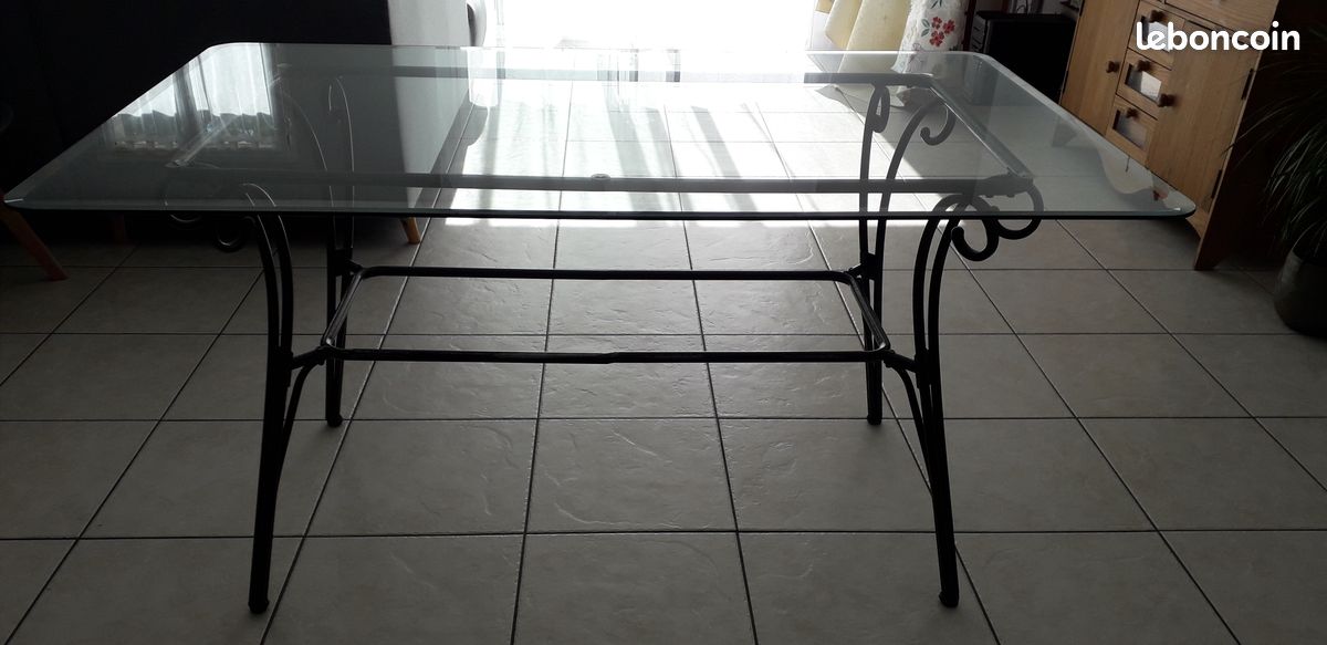 Table salle à manger en fer forgé + plateau en verre (image 2)