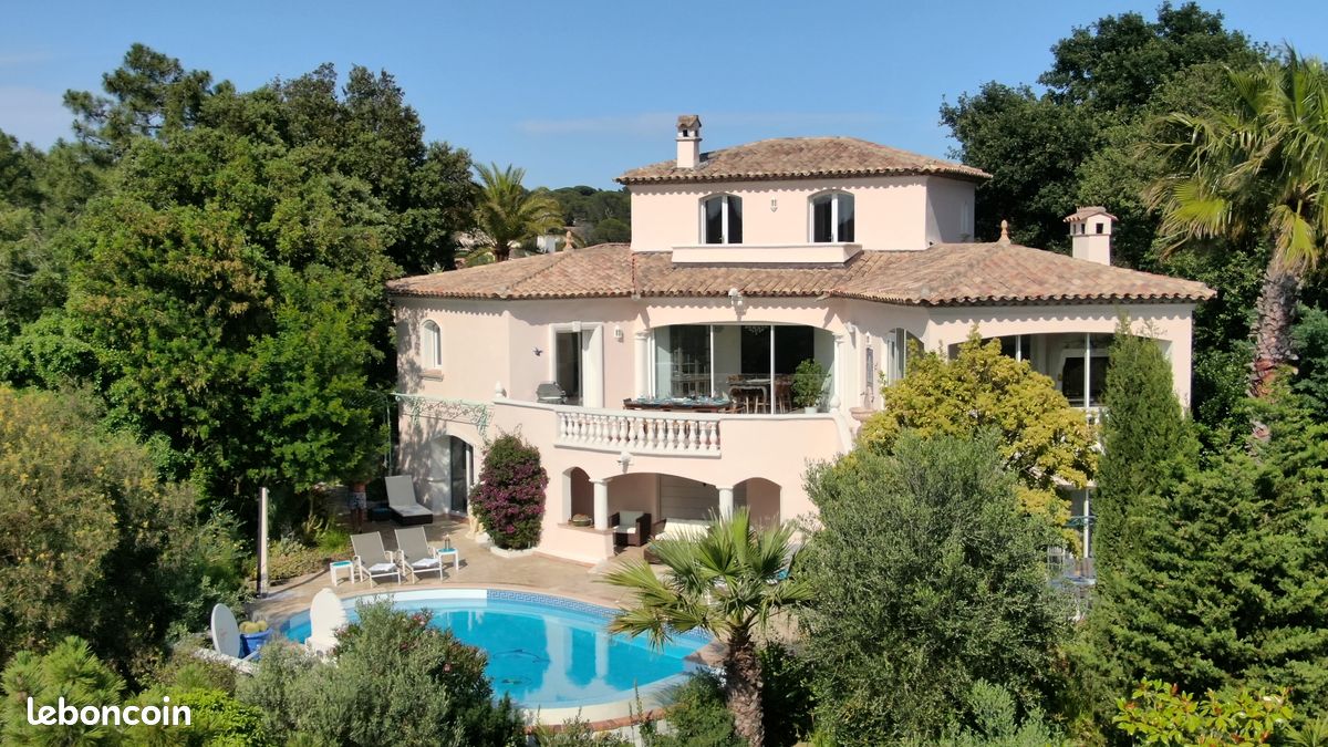 Maison 7 pièces 186 m² · à Fréjus · 186 m² · 895 000 €