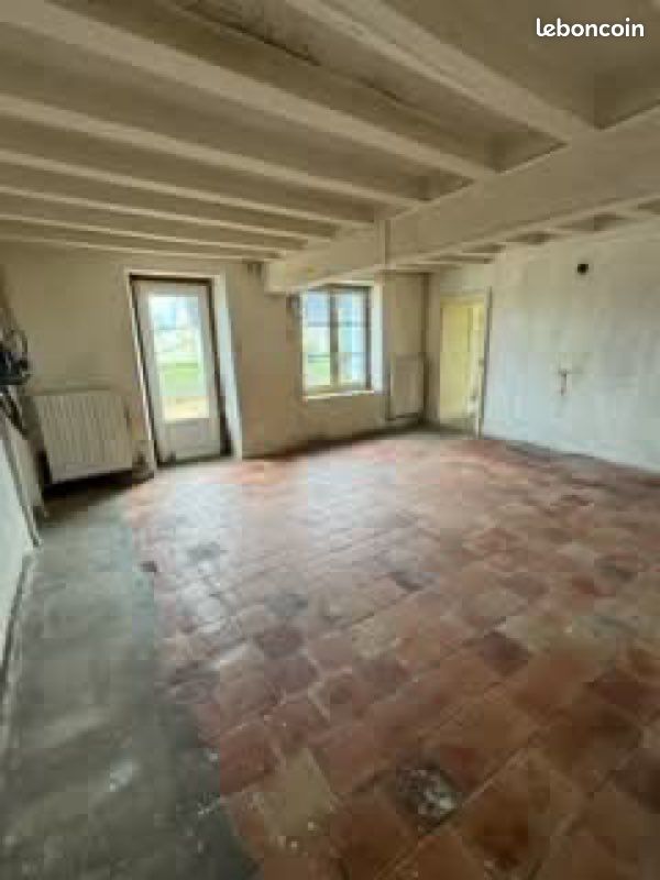 Maison 3 pièces 68 m² · à Saint-Aubin-de-Locquenay · 68 m² · 45 000 €