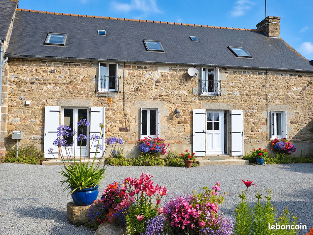 Maison 8 pièces 161 m² · à Ploeuc-l'Hermitage · 161 m² · 290 000 €