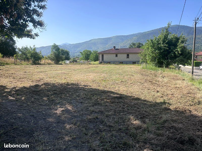 Terrain à Vendre · à Saint-Pierre-de-Rivière · 65 000 €