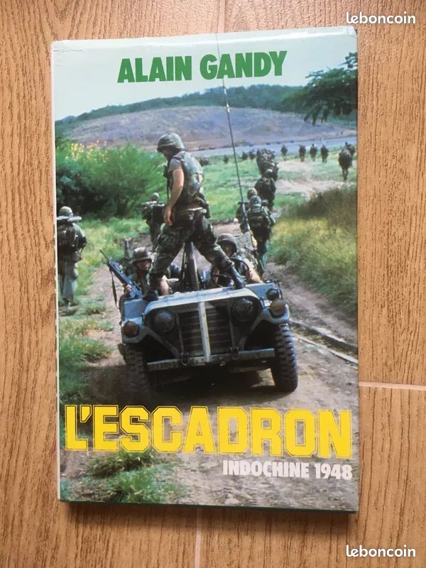 Livre "L'ESCADRON" (image 1)