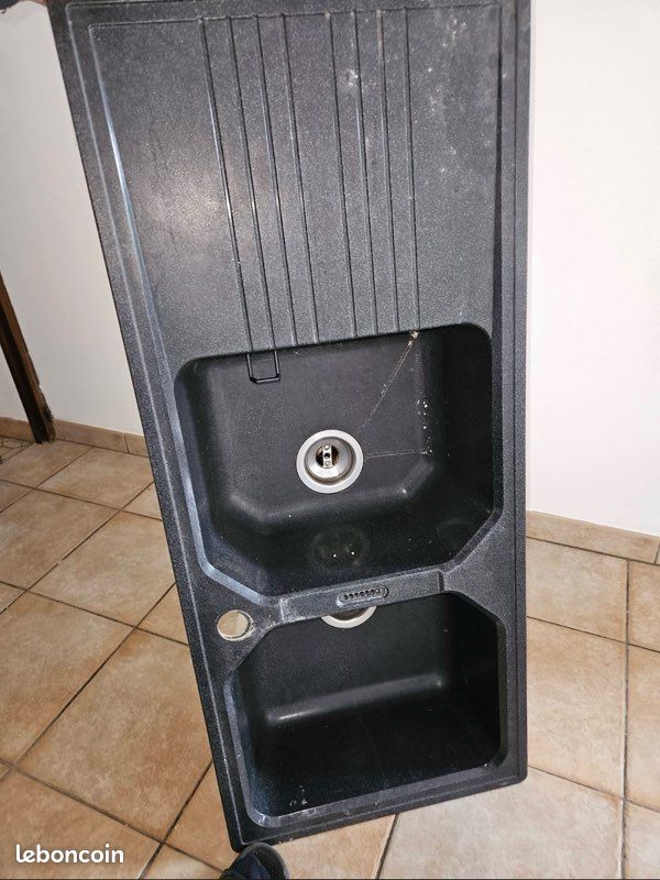 Vend porte de cuisine blanc laqué 20 e piece . Évier résine noir avec siphon 50 e. Panier coulissant pour meuble de 60 cm 20 e pièces, 4 de dispo (image 3)