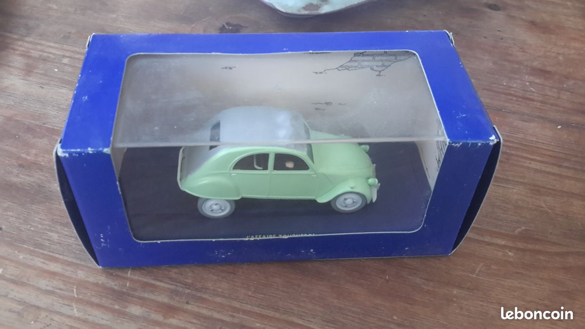 JOUET voiture : TINTIN L AFFAIRE TOURNESOL VOITURE 2CV CITROEN : Herge / moulinsart 2002- bd (image 1)