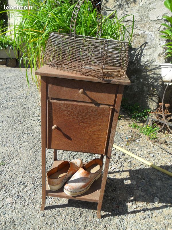 Meuble ferraille, panier, sabot (image 1)