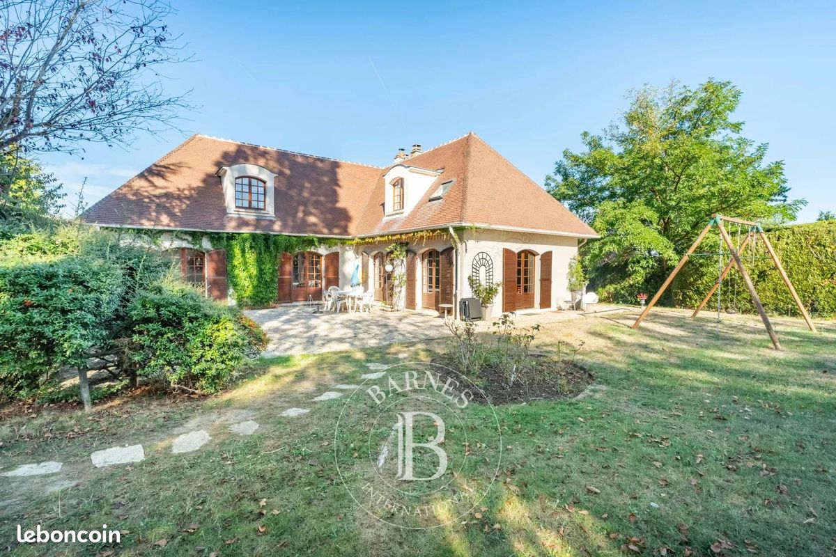 Maison 9 pièces 230 m² · à Chambourcy · 230 m² · 1 080 000 €