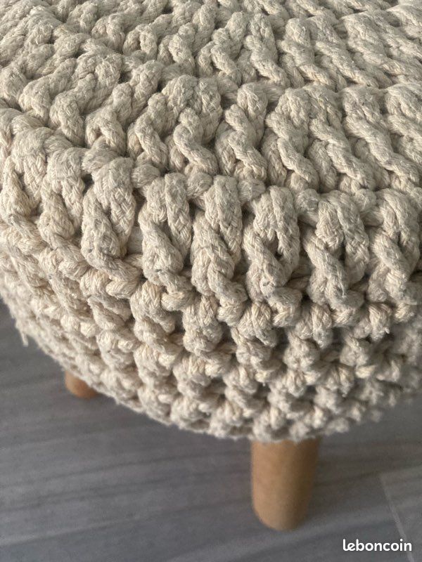 Tabouret crochet (image 1)