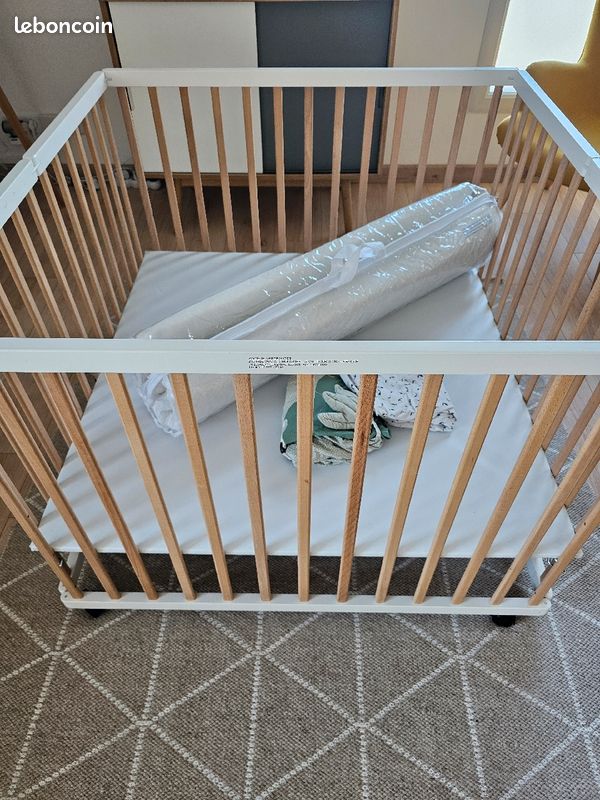 Parc pliable matelas housses Vertbaudet Équipement bébé