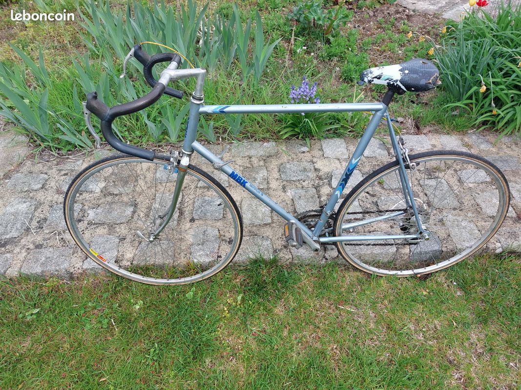 Vélo Course Vintage MBK Mirage 1986 – Cadre Acier Bleu 54cm – 10 Vitesses