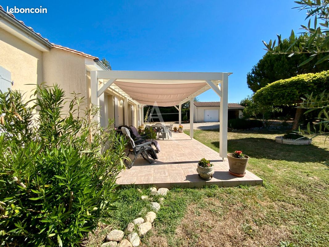 Maison 5 pièces 170 m² · à Saint-Simon-de-Bordes · 170 m² · 278 250 €