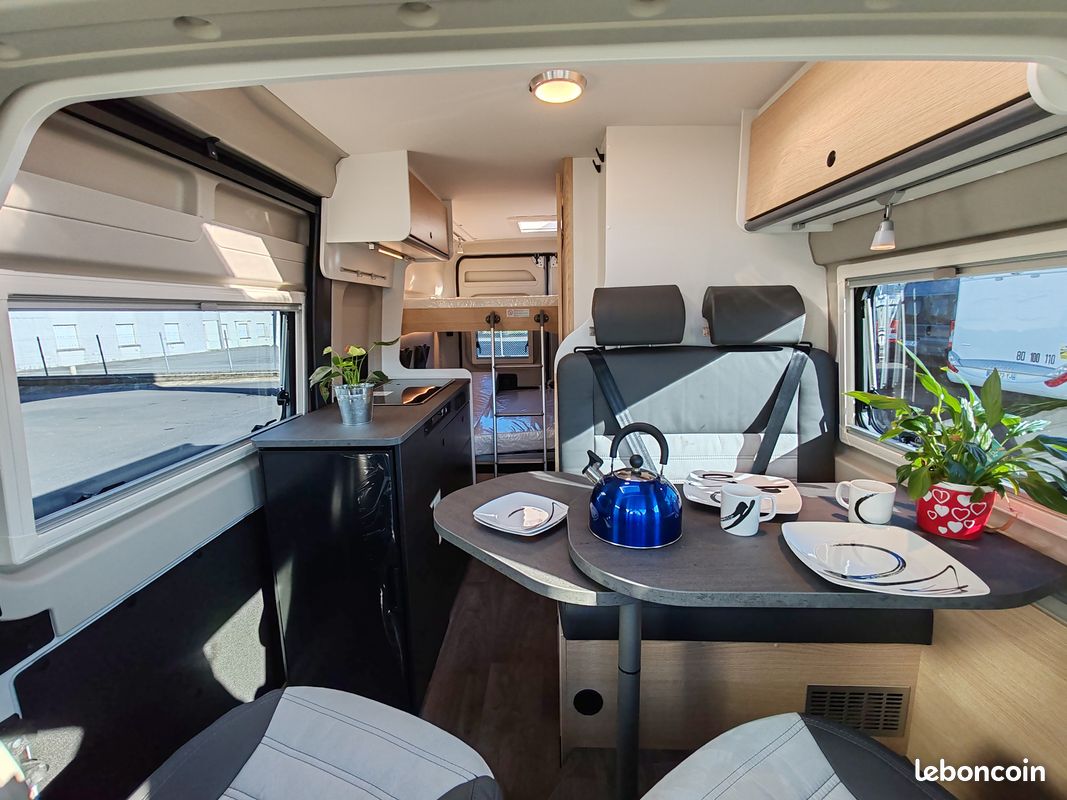 CAMPING-CAR FOURGON SUNLIGHT CLIFF 601 Adventure, Fiat Ducato 2.2l 140Ch BVA, 4 PLACES COUCHAGES, 4 PLACES CG, BOITE AUTO, LITS SUPERPOSES, CHAUFFAGE DIESEL (image 4)