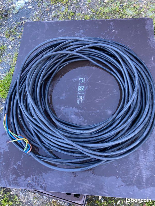Câble 3g16 R2v rigide (image 1)