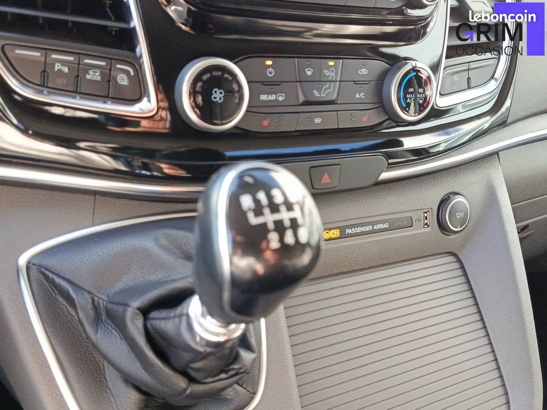 FORD Tourneo Custom 320 L1H1 2.0 EcoBlue 185 Titanium X (image 10)