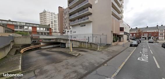 Garage centre ville a voir en exclusivite · à Amiens · 22 000 €