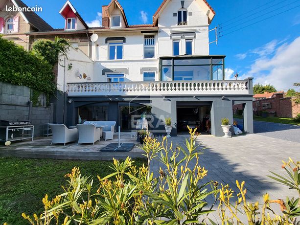 Maison 12 pièces 300 m²
