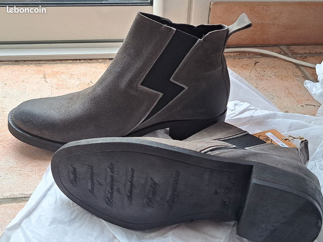 Chaussures neuves de marque Palladium (image 1)