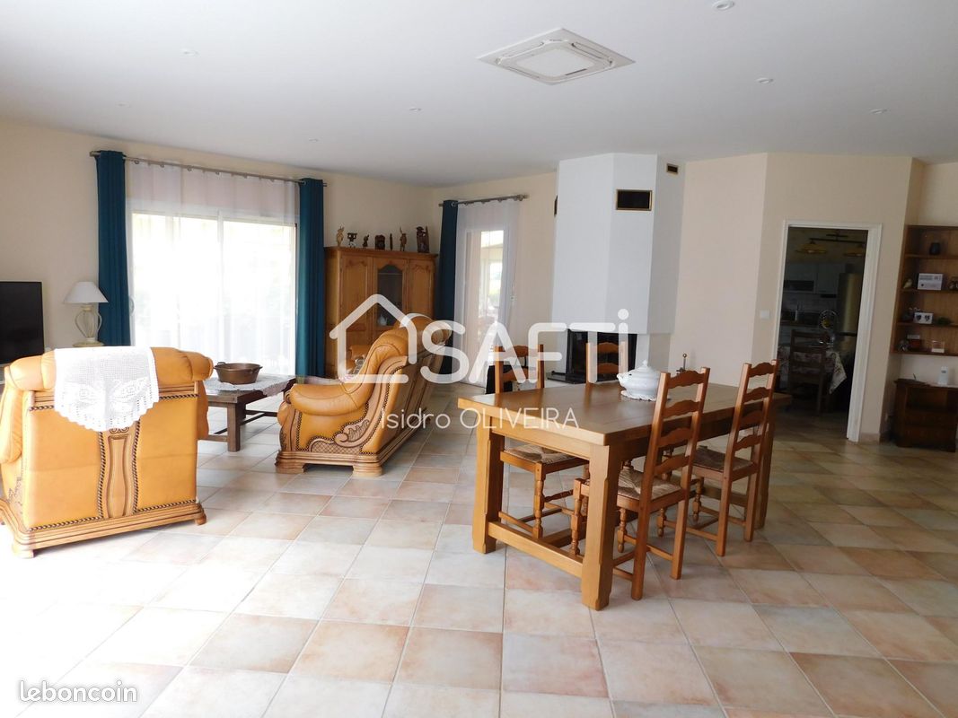 Propriété 7 pièces 207 m² - Saint-Pompain 79160 (image principale 5)