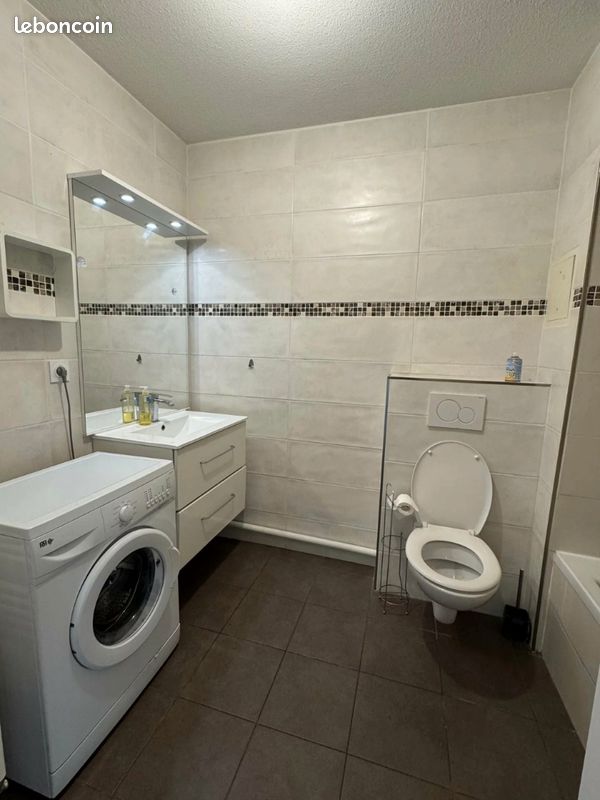 Appartement 3 pièces 65 m² · à Vénissieux · 65 m² · 720 €