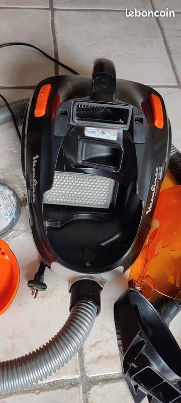 Rowenta Moulinex Compact Power Cyclonic Filtre Vacuum Cleaner