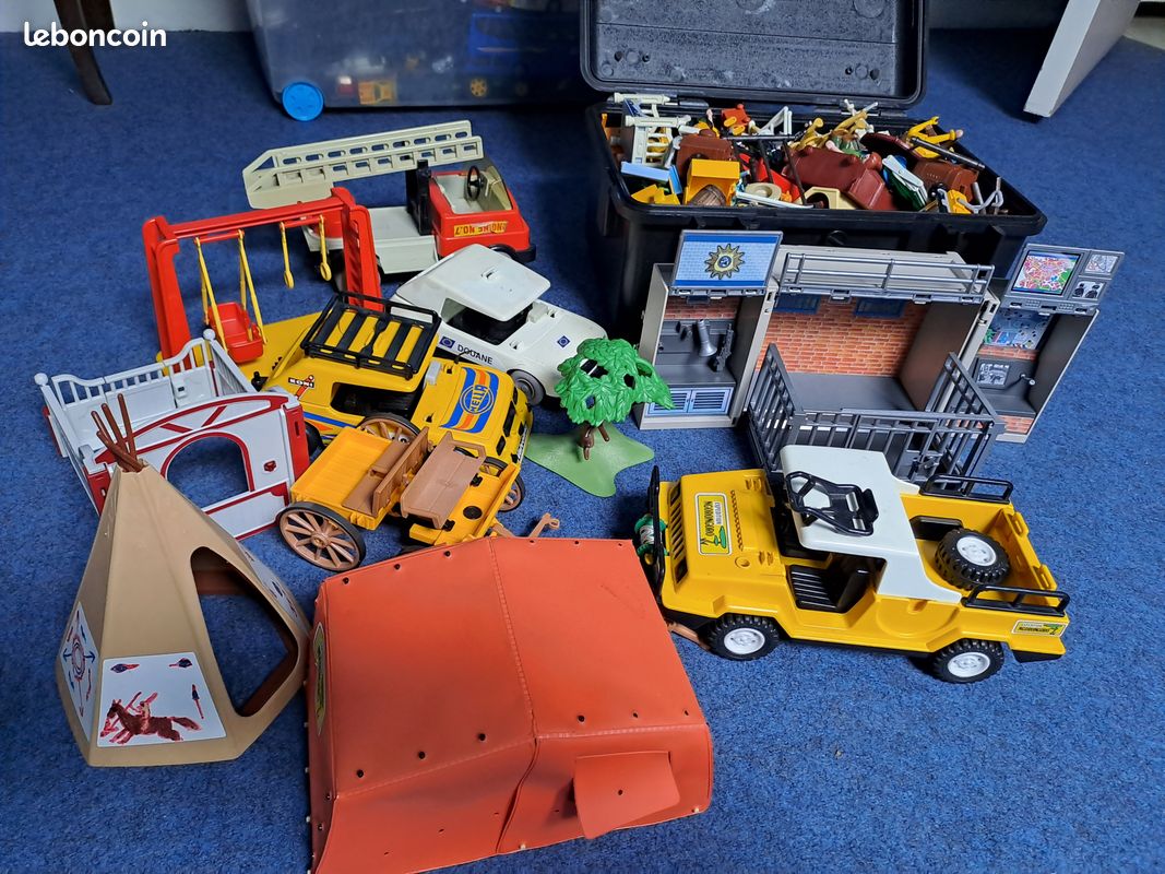 Playmobiles + véhicules (image 1)