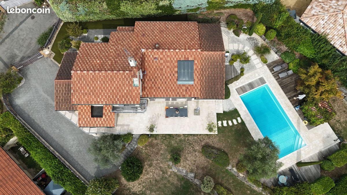 Maison 6 pièces 190 m² · à Montanay · 190 m² · 780 000 €
