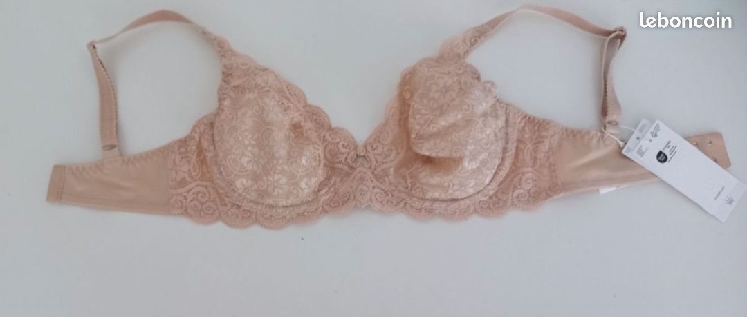 Soutien gorge Triumph taille 90D Neuf (image 3)