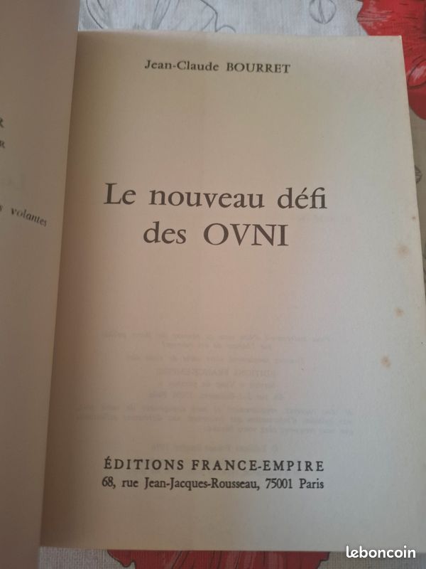 LES CHRONIQUES DE JC (le blog de Jean-Christophe Grelet): OVNI
