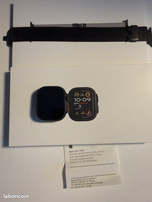 Apple Watch Ultra 2 GPS+Cellular 49mm Bracelet Milanais en titan noir (image 3)