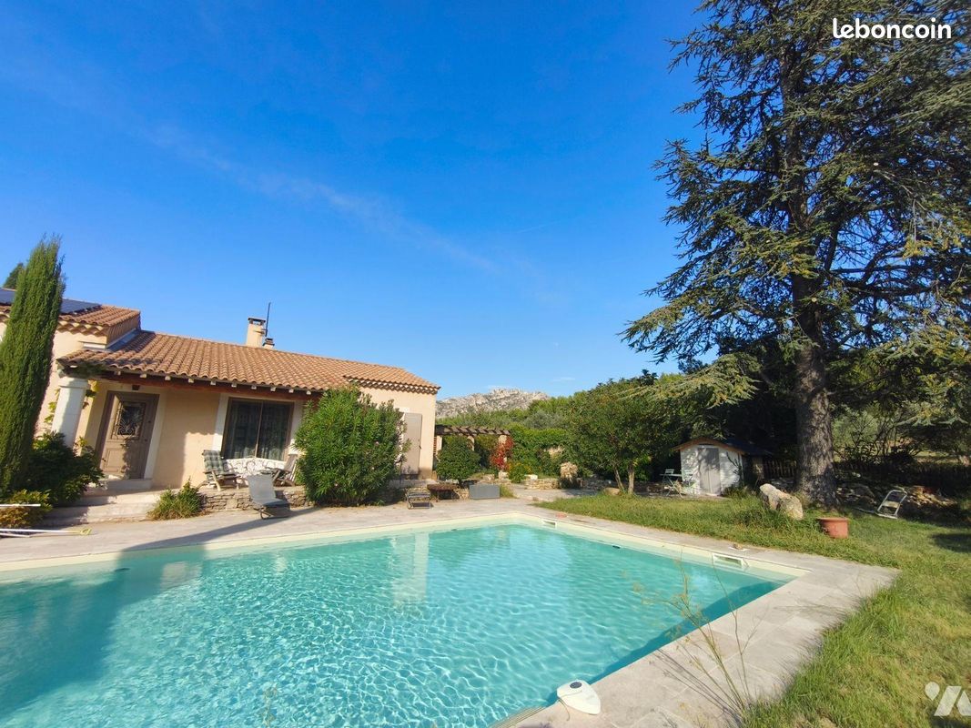 Maison 6 pièces 161 m² · à Aureille · 161 m² · 556 500 €