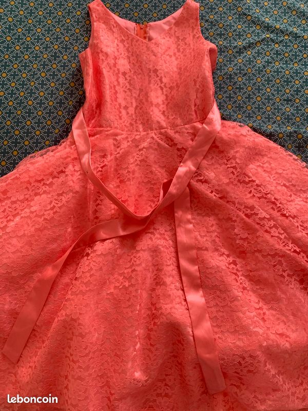 Robe cérémonie (image 1)