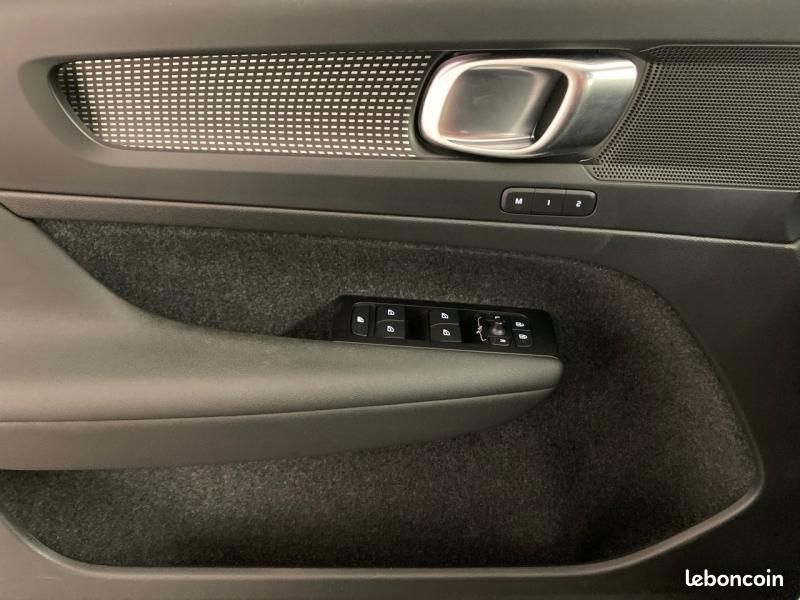 Volvo XC40 T5 Recharge 180 + 82ch R-Design DCT 7 (image 19)
