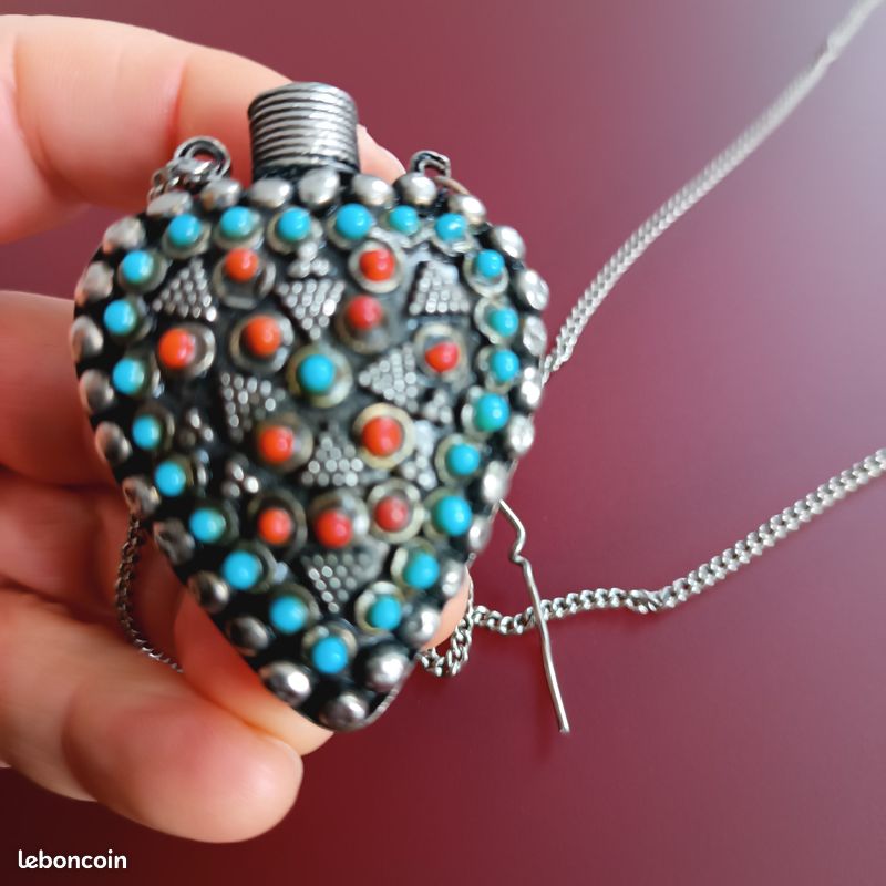 Collier Ethnique En Métal - Pièce Unique D’occasion