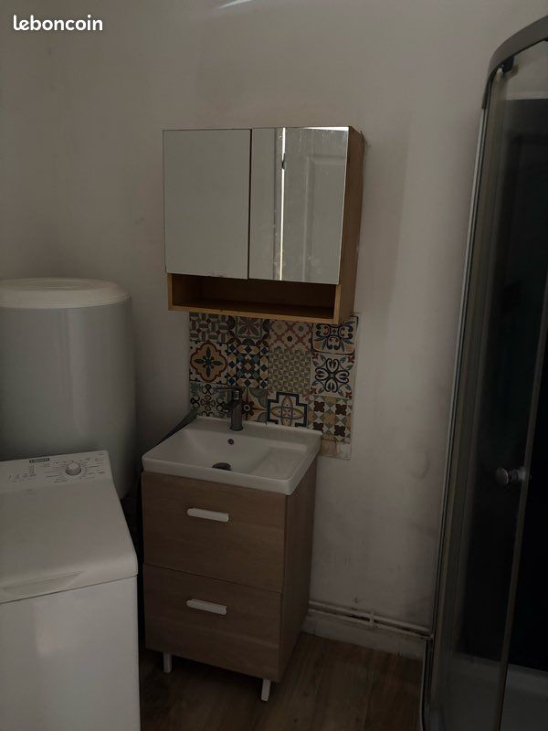 Studio (image 3)